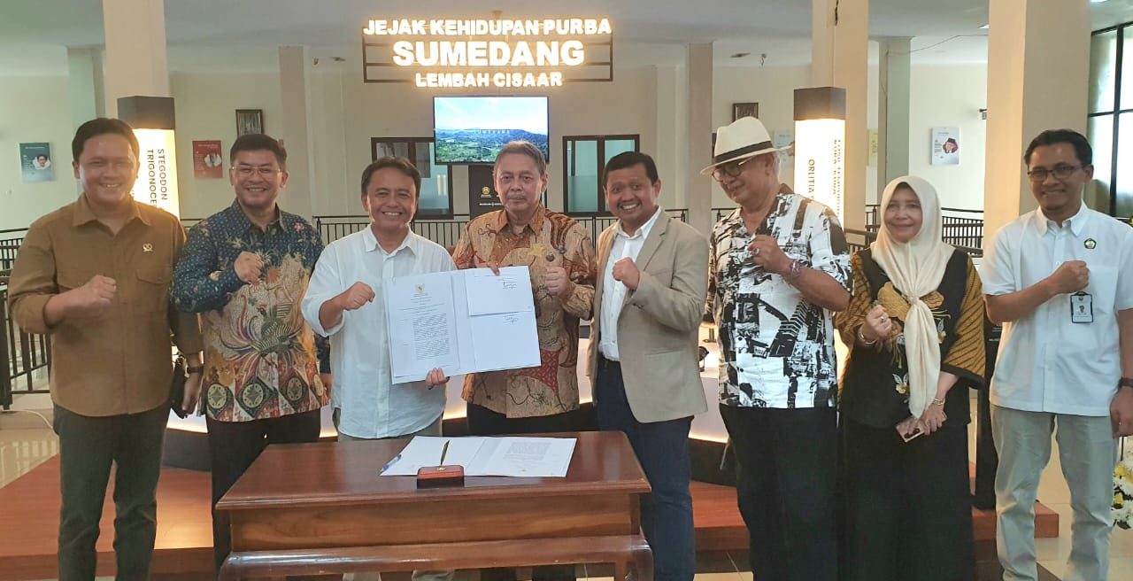 Pemkab Sumedang Luncurkan City Branding Dan Geopark Lembah Cisaar