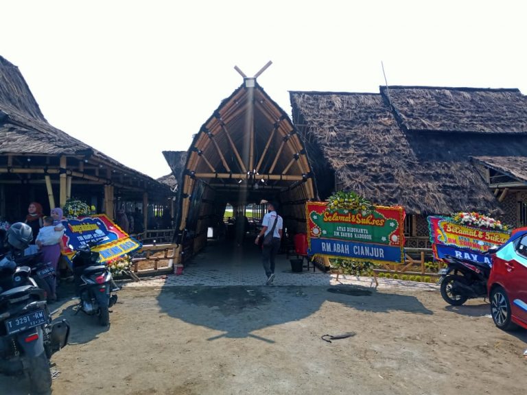 RM Saung Kabogoh, Konsep Bangunan Bambu Ditengah Perkotaan