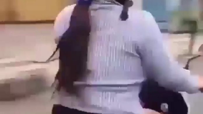Viral Video Wanita Bahenol Pamer Celana Dalam Sambil Naik Motor 