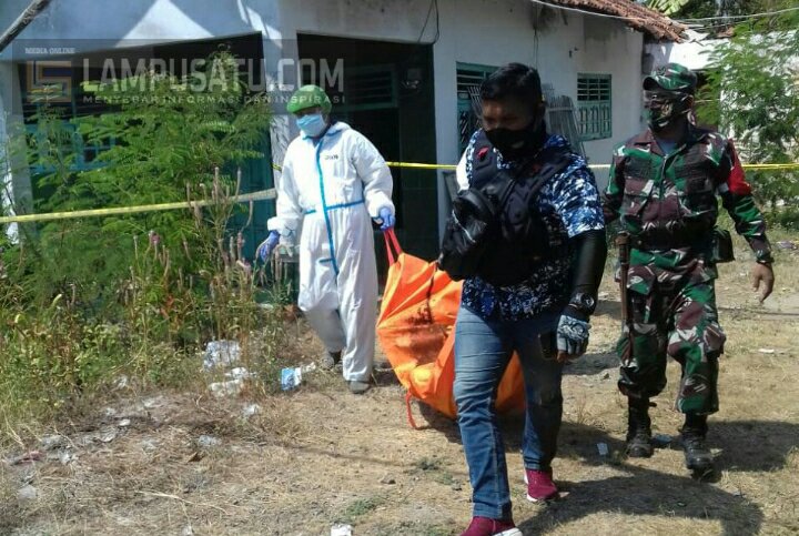 Sesosok Mayat Berjenis Kelamin Perempuan Ditemukan Setengah Telanjang Di Rumah Kosong