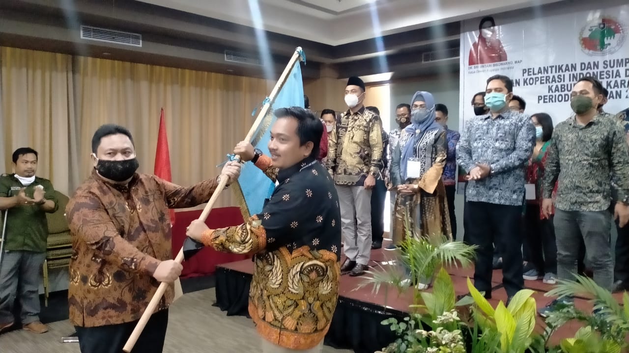 Resmi Menjadi Ketua Dekopinda Karawang Dede Anwar Energi Positif Perkoperasian Yang Tidak 6518