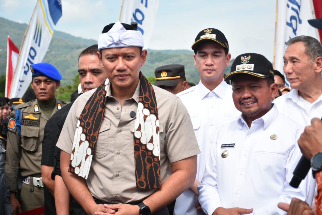 Menko AHY Resmikan Jalan Lingkar Utara Jatigede