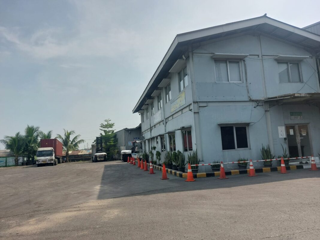 Gudang di Karawang Diduga Tak Kantongi Izin PBG dan UKL-UPL, SMKN 1 Klari Terancam Banjir Gegara Pipa-Pipa Pembuangannya