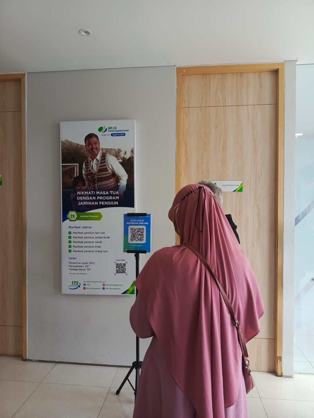 BPJS Ketenagakerjaan Karawang Kian Digital: Antrean Barcode hingga Lapak Asik Mudahkan Klaim