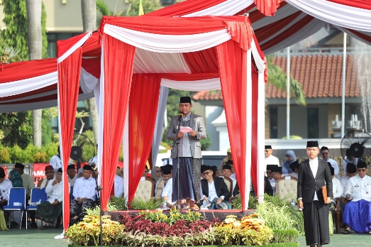 Wakil Bupati Asep Surya Ajak Santri Isi Kemerdekaan dengan Karya dan Pengabdian