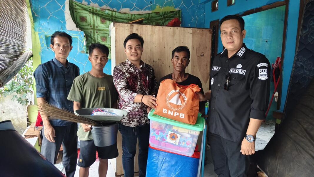 Puluhan Rumah Rusak Diterjang Angin Kencang di Kedungwaringin, Pemerintah Salurkan Bantuan Darurat