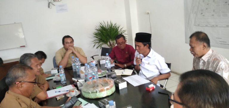 DPRD Karawang Desak Satpol PP Tertibkan PKL Liar di Eks Pasar Rengasdengklok yang Bikin Kumuh dan Macet