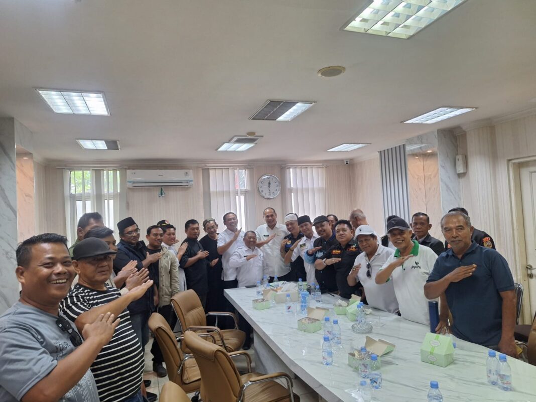 Sentilan Komando Soal PBB-P2 Era Cellica Dijawab Sekda Aang: Pemkab Karawang Pastikan Tidak Ada Kenaikan !!