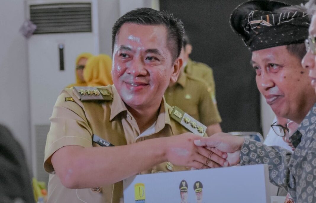 Dorong Ruang Aman, Bupati Karawang Buka Seminar 16 HAKTP dan Serahkan Hibah Keagamaan