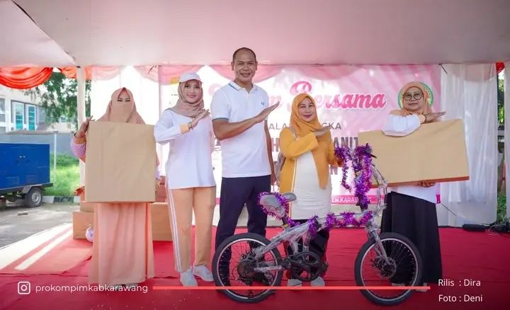 Peringati HUT ke-26, DWP Karawang Gelar Senam Bersama Hadirkan Sekda