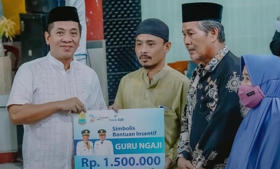 Tarling Lemahabang Jadi Ajang Silaturahmi dan Penyerahan Bantuan