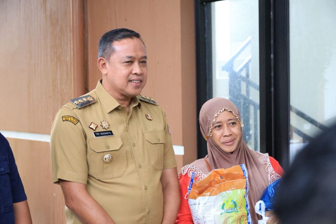 Jelang Ramadhan, Tri Adhianto Buka Pasar Murah Bersubsidi untuk Ringankan Beban Warga Bekasi