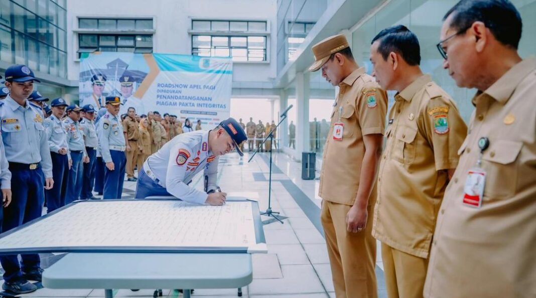 Sekda Karawang Ajak ASN Jaga Integritas dan Pelayanan Publik