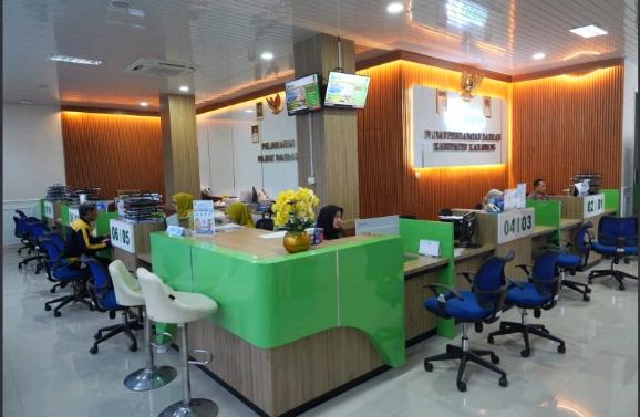 Cuma Hitungan Menit! Warga Karawang Kini Bisa Bayar PBB-P2 dari Rumah