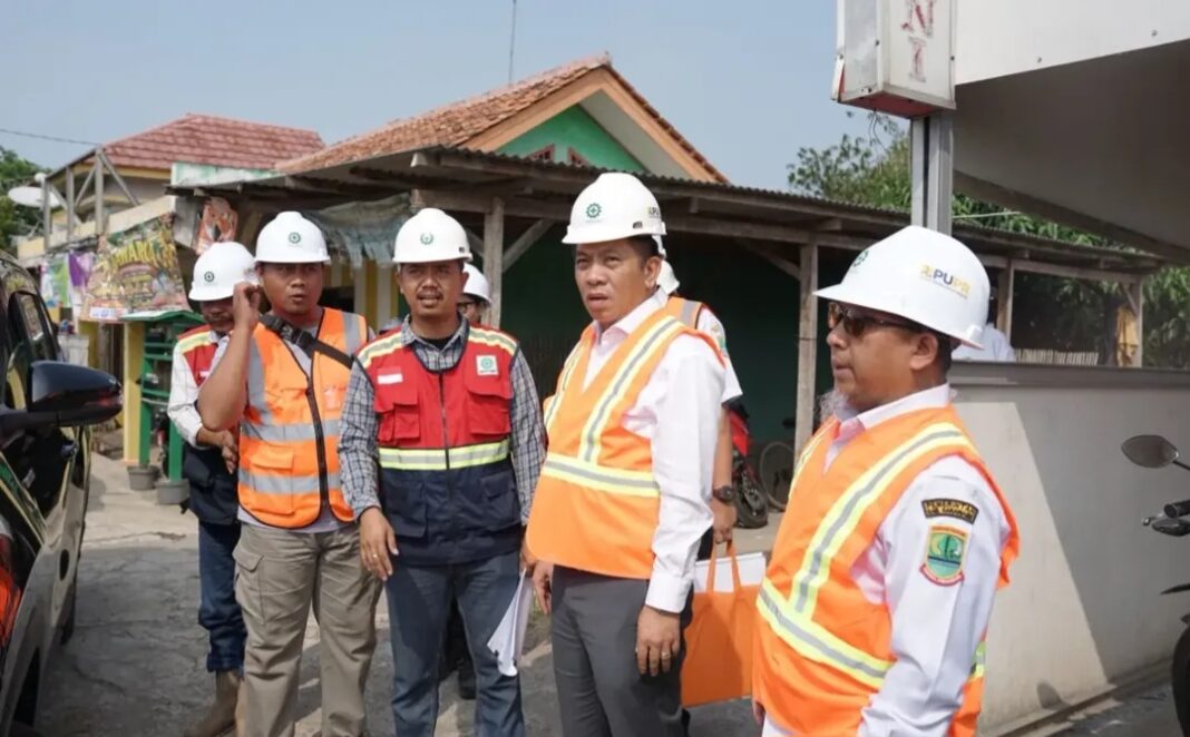 Bupati Karawang Pastikan Pekerjaan Jalan Ciranggon-Kutagandok Berjalan Sesuai Rencana