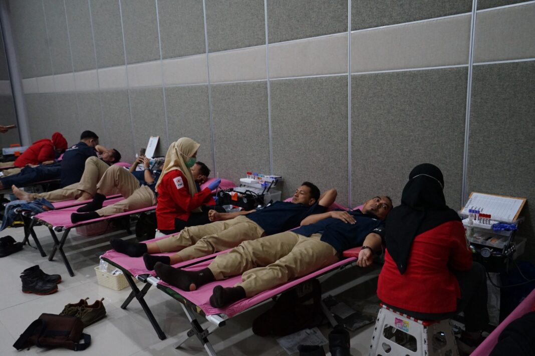 Sambut HUT ke-51, Pupuk Kujang Gelar Donor Darah Massal untuk Pasokan Darah di Karawang