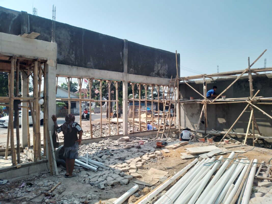 Kades Sukasari Ngaku Kecolongan! Dalih Izin Bangun Ruko, Pemilik Proyek Indomaret Malah Ngotot Minta KTP Wartawan
