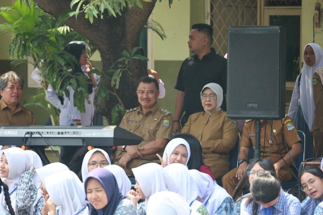 Pesan Wawali Harris Bobihoe Saat Hadiri MPLS SMAN 10 Bekasi