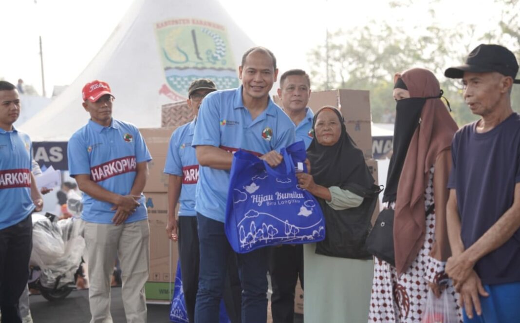 Sekda Karawang Lepas Ribuan Peserta Gerak Jalan Gebyar Harkopnas ke-79, UMKM dan Nobar Final Piala Dunia Meriahkan Acara