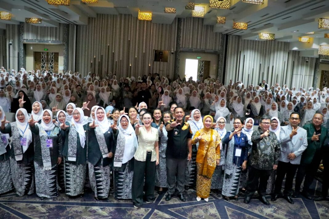 Plt Bupati Bekasi Apresiasi Peran Bidan Turunkan Stunting dan Angka Kematian Ibu-Bayi