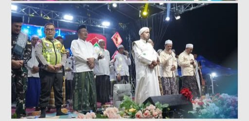 Wabup Karawang H. Maslani Hadiri Maulid Nabi dan Haul ke-16 KH. Muhammad Zamroni di Ponpes Syech Qurro Al-Alawi