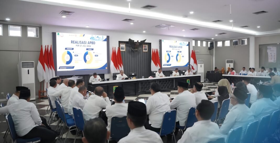 Pemkab Karawang Gelar Rapat Pimpinan, Bahas Persiapan KPK, Pilkades Serentak 2026, dan HUT RI ke-81