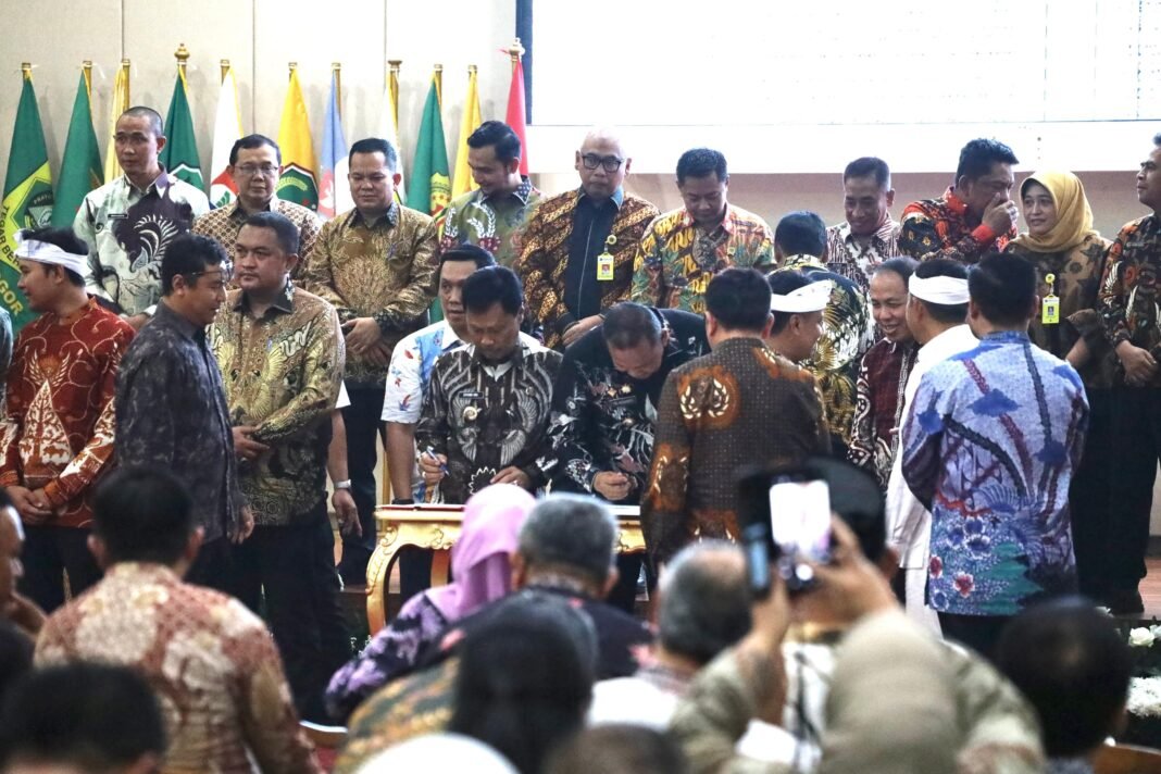 Perkuat Tata Kelola Bersih, Wali Kota Bekasi Teken Komitmen Pencegahan Korupsi dan Tata Ruang Bersama KPK dan ATR/BPN