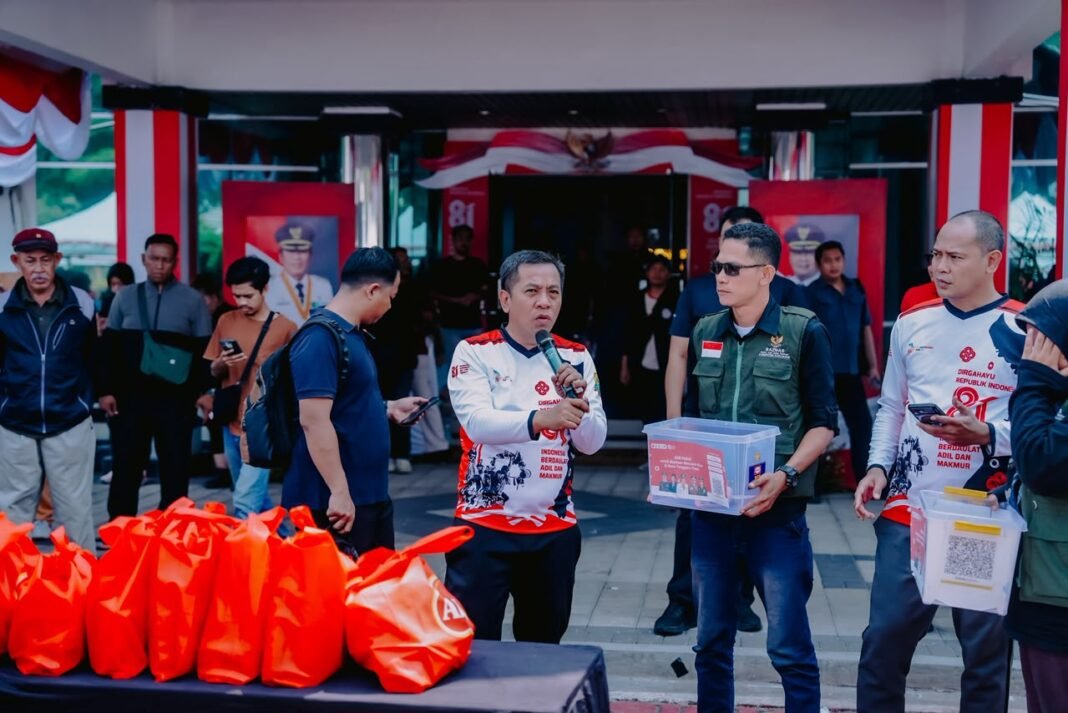 Sambil Lomba 17-an, Bupati dan ASN Karawang Galang Donasi untuk Korban Bencana NTT