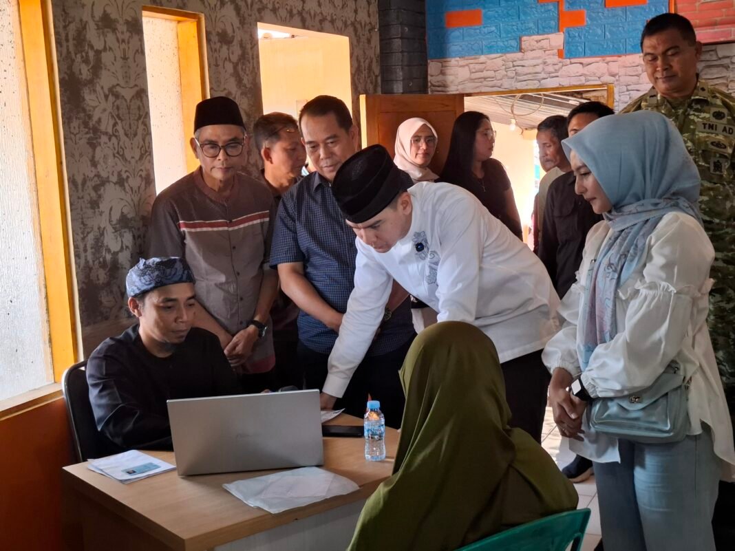 Gebyar Aktivasi Perlinsos di Sukasari, Wabup Fajar Tekankan Bantuan Harus Tepat Sasaran