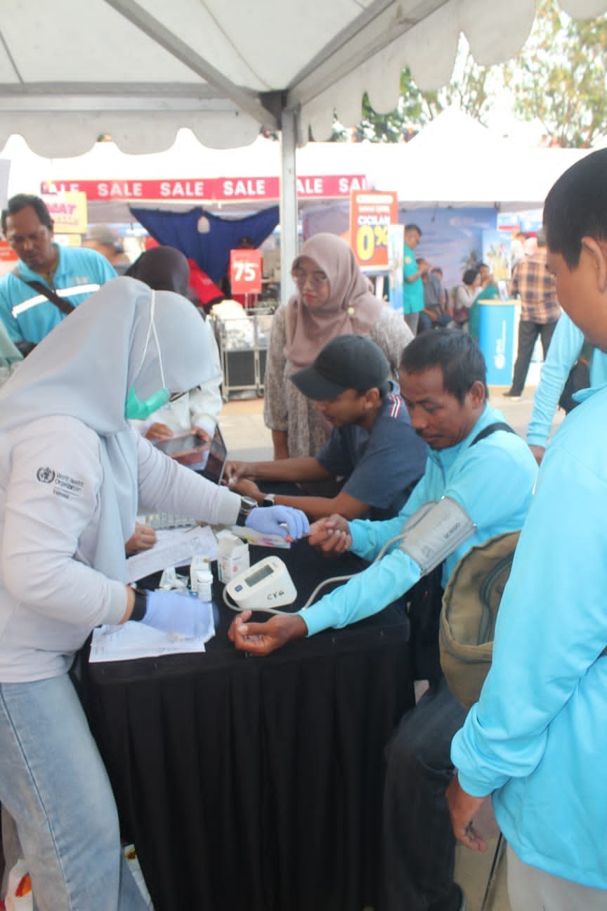 Puluhan Driver GOKAR Ikuti Cek Kesehatan Gratis di MOTEKAR Preneur 393 Karawang
