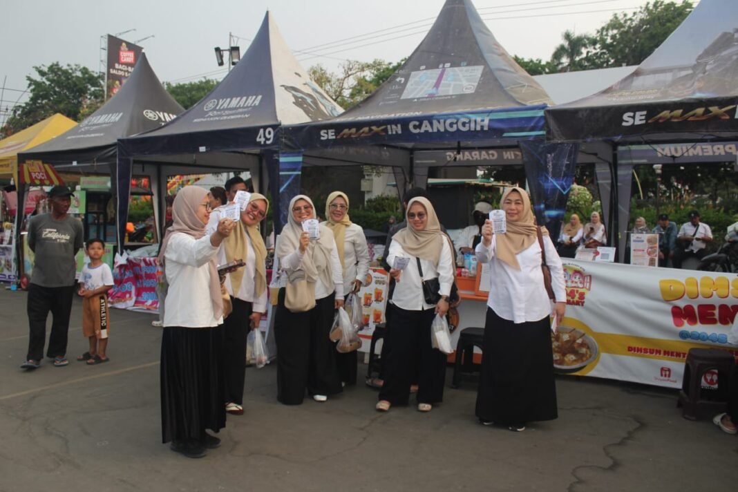 Selepas Jam Kerja, Kadisnakertrans Karawang Kunjungi Bazar Motekar Preneur 2026