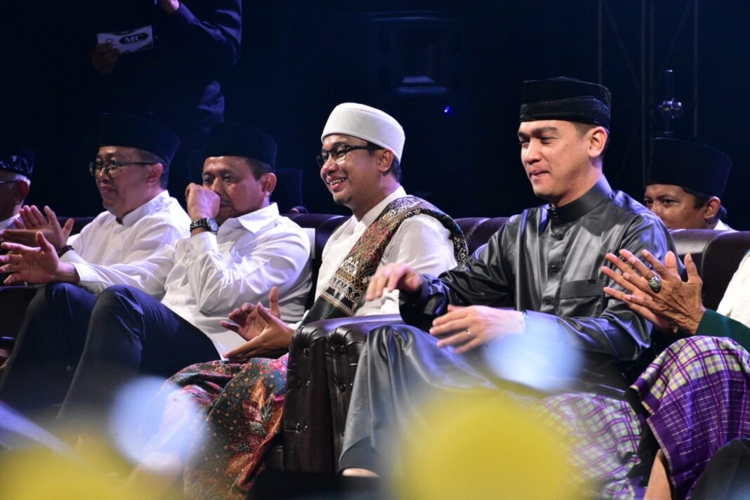 Puncak Peringatan Hari Santri di Sumedang: Ribuan Santri Lantunkan Sholawat di Islamic Center